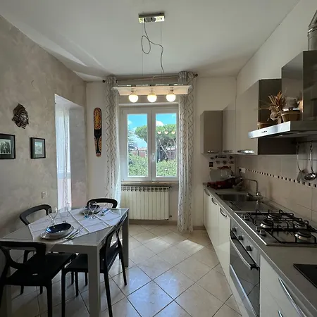 Apartment Romeo 2 *